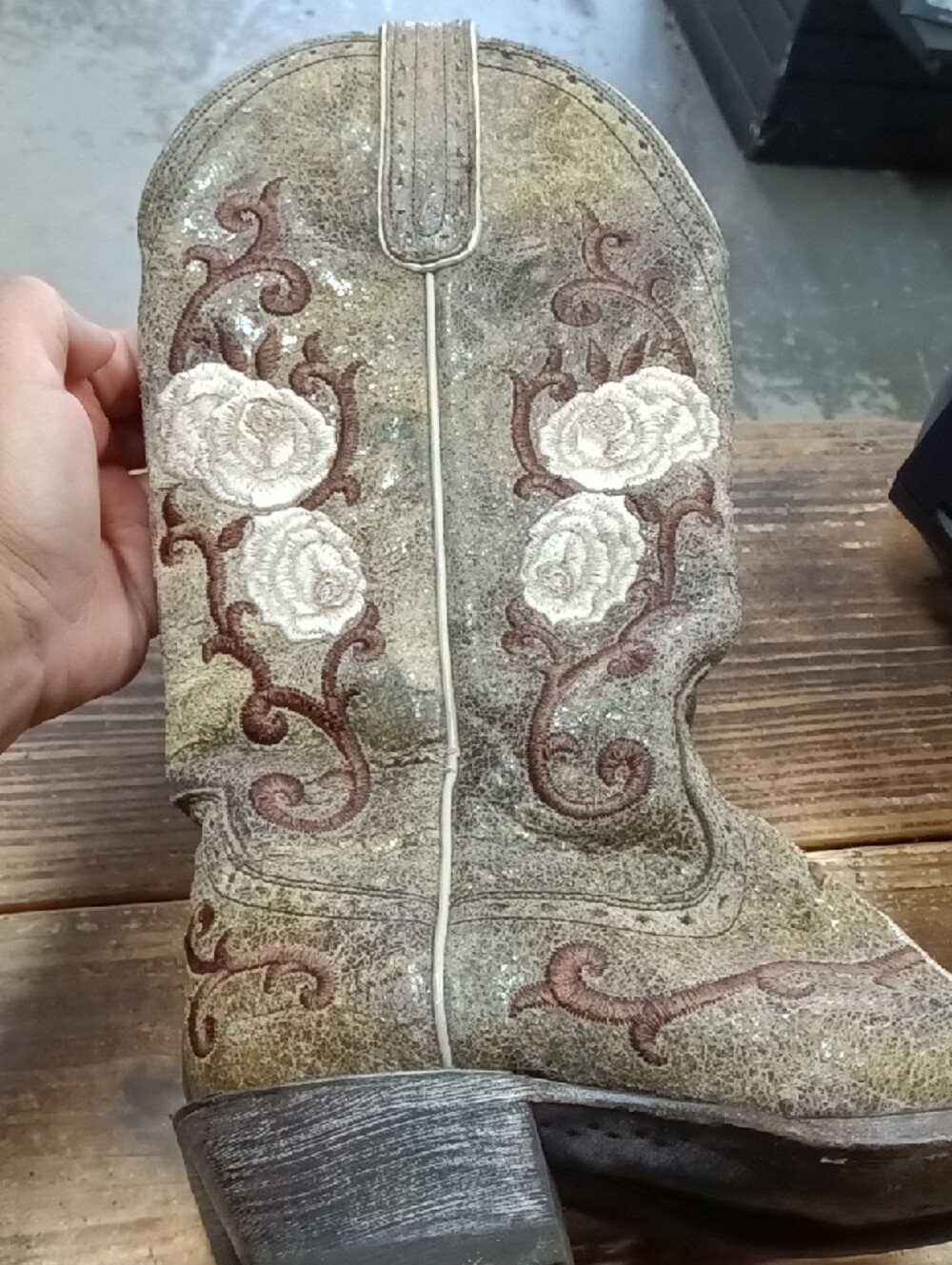 Ariat Brown Leather Boots with White Trim - Picture 6 of 8